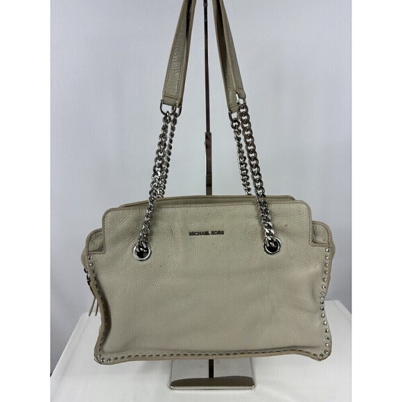 Michael Kors Astor Shoulder Bag Purse Light Grey Cement Leather Chain Studded - Picture 1 of 16
